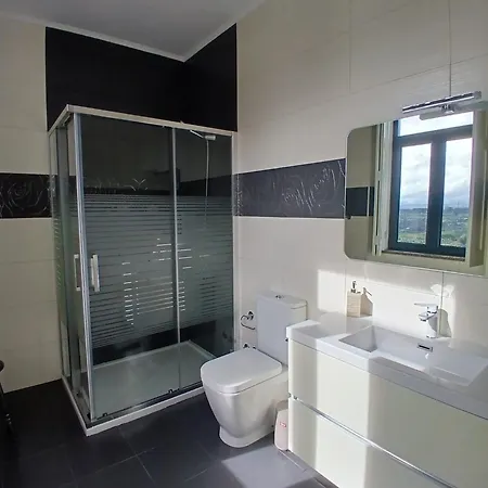 O Paraiso Do Sobreiro - *